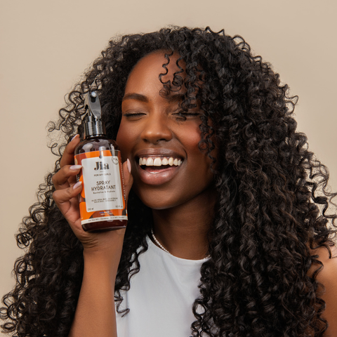 Spray Hydratant pour les cheveux texturés - Jia Paris